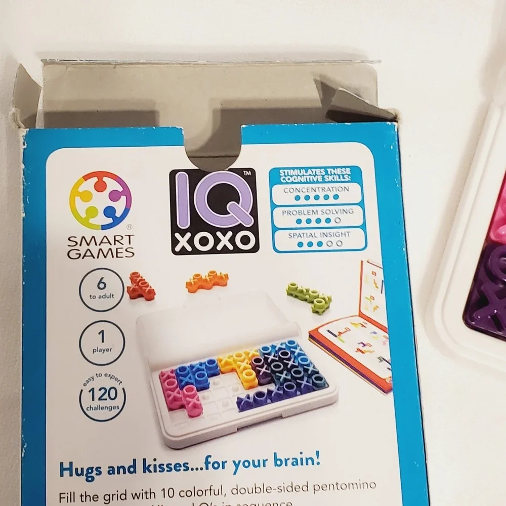 Smart Games 444 IQ XOXO Comopact Logic Puzzle Travel Size Game